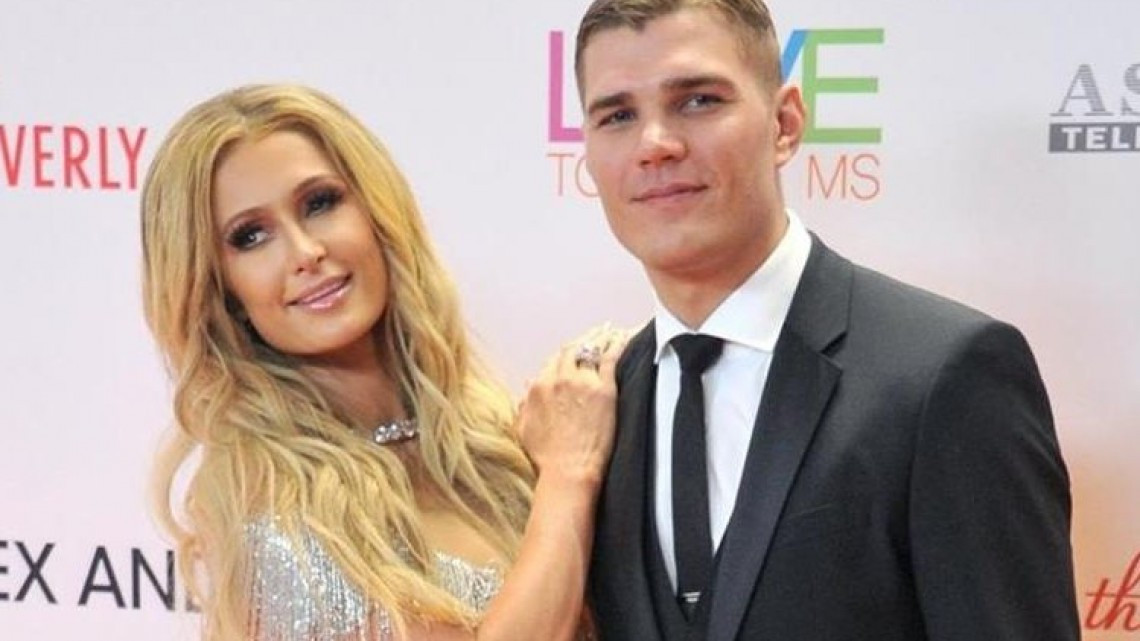 Paris Hilton pierde su anillo de compromiso