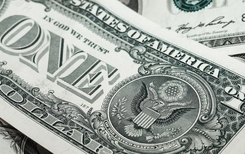 Dólar en $19.95 pesos en AICM a la venta