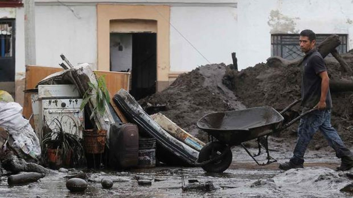 3 muertos tras desbordamiento de río en San Gabriel