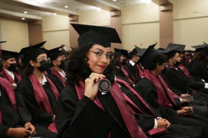 Se gradúan alumnos de la preparatoria municipal "Elena Poniatowska" 