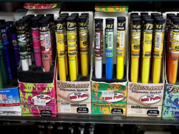 NY prohíbe la venta de cigarrillos electrónicos con sabor