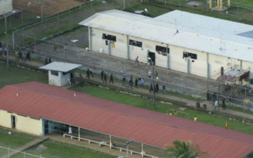 Aumenta a 14 reos muertos tras tiroteo en cárcel de Panamá