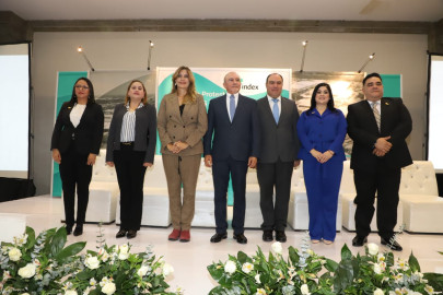 Participa Maki Ortiz en toma de protesta de Asociación de Maquiladoras