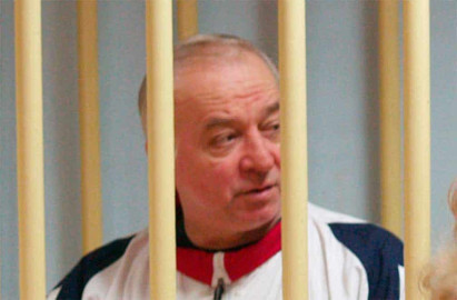 Espía ruso atacado en Gran Bretaña probablemente nunca se recupere: Theresa May