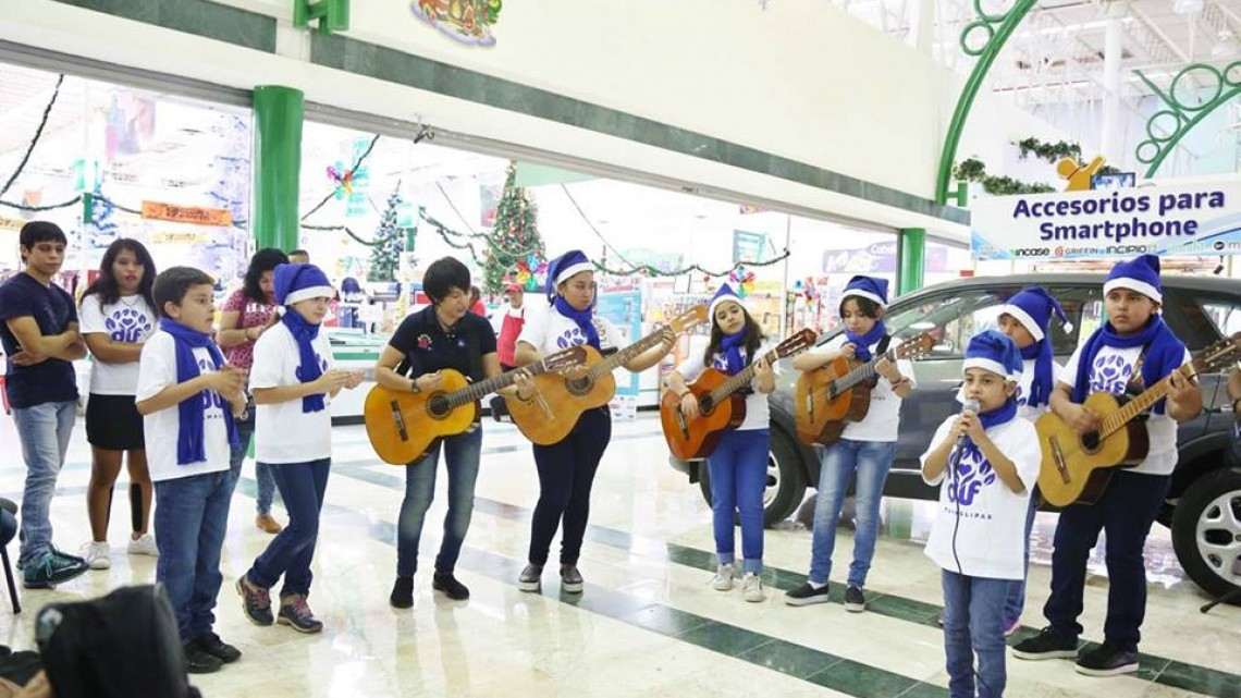 Realizan presentación musical " Abrigando Esperanzas"
