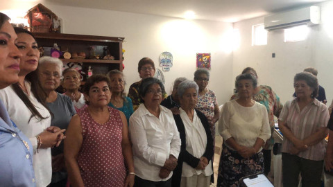 Invitan a mujeres de la tercera edad a unirse a la Casa Club del DIF