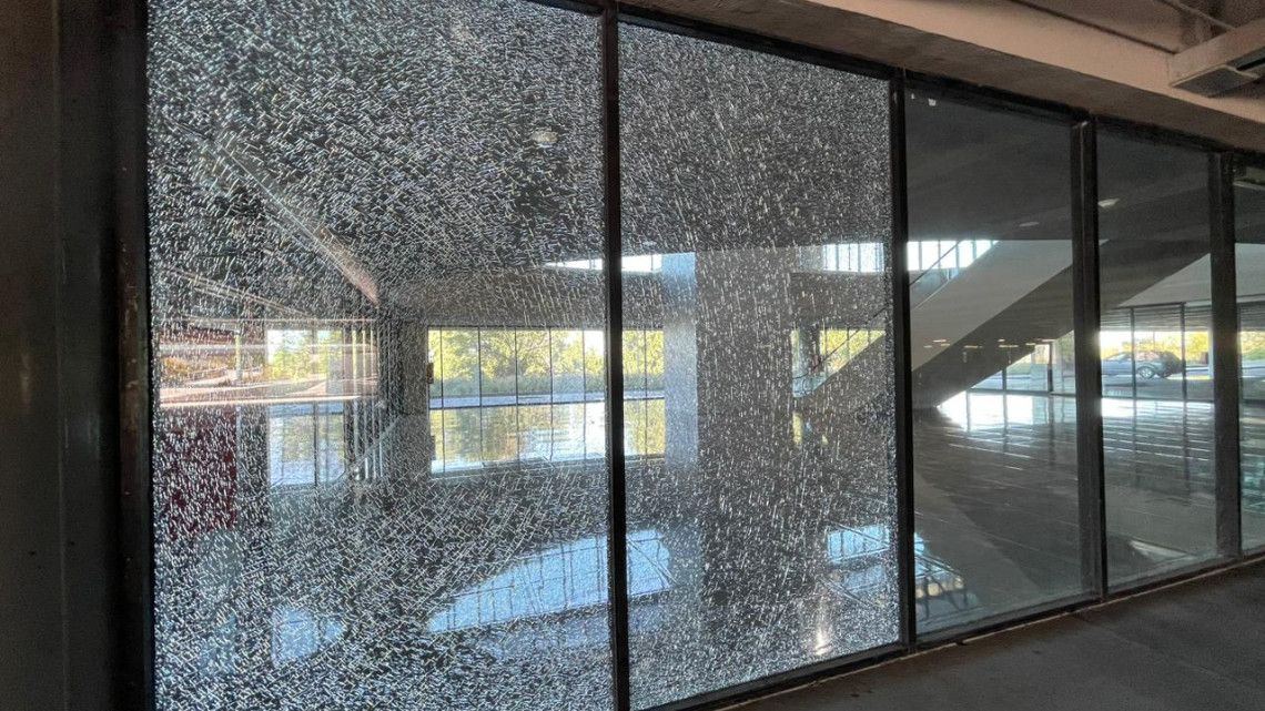 Vandalizan instalaciones del Centro de Convenciones