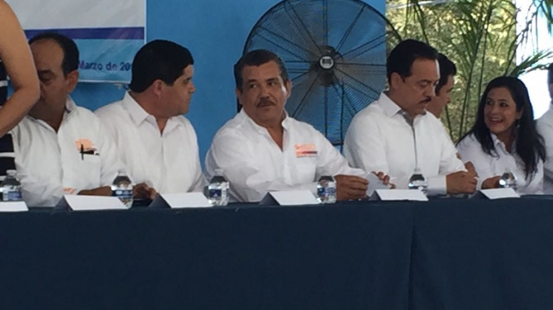 Sindicato de maestros exige solución al rezago en pago a los profesores