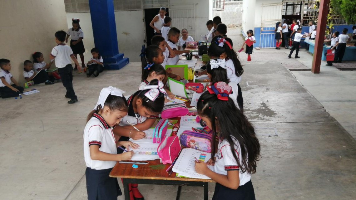 Inician el ciclo escolar sin luz