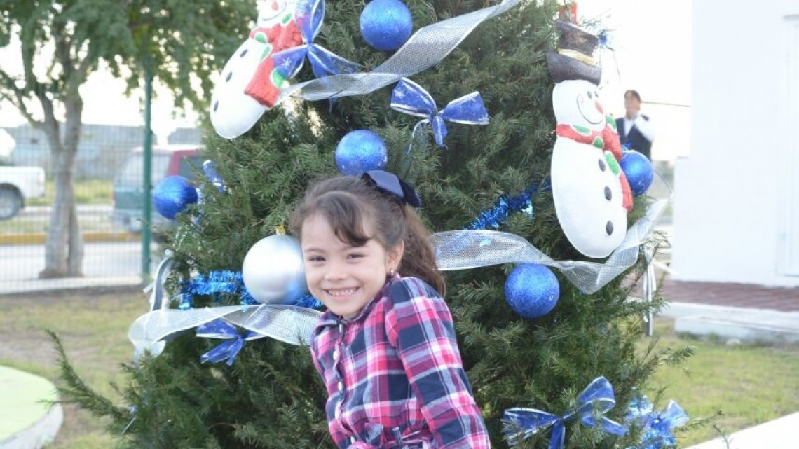 Gob Tam celebra navidad con vecinos de Reynosa