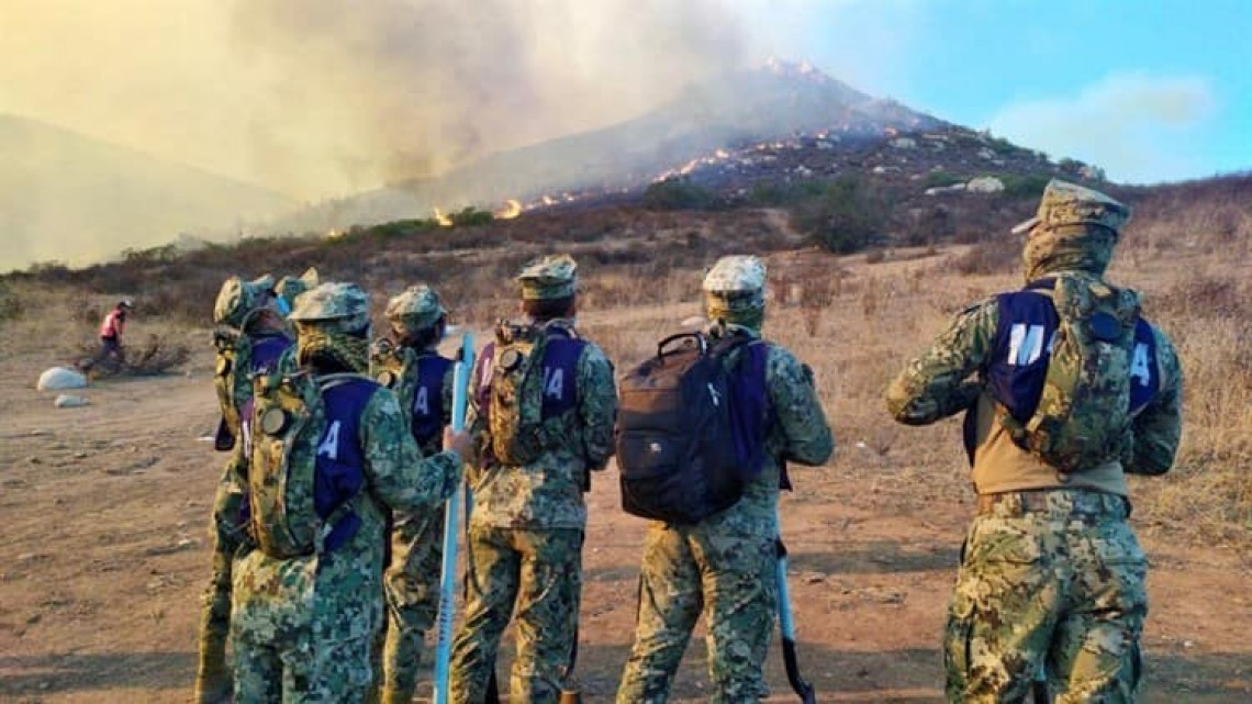 Continúan incendios en Baja California