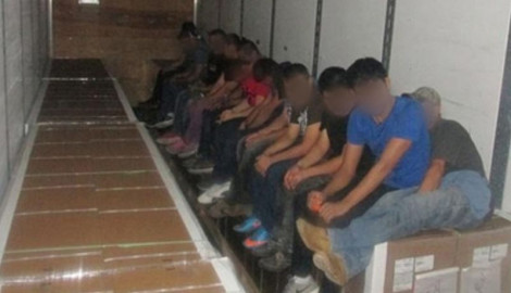 Rescatan a 12 inmigrantes indocumentados en sur de Texas