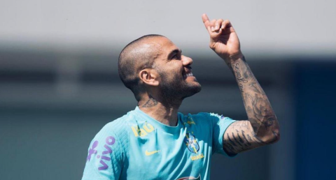 Pumas hace oficial el fichaje de Dani Alves