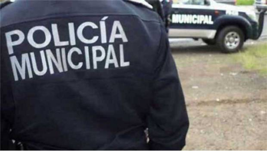 Policías rescatan a 4 asaltantes de linchamiento en Edomex