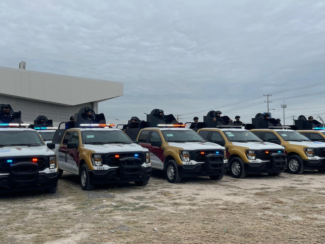 Refuerza seguridad en Reynosa con entrega de patrullas y elementos