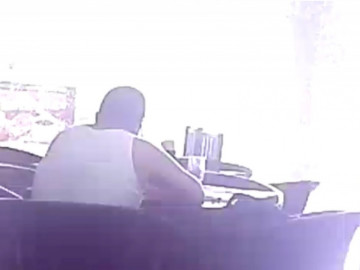 ¡De miedo! Captan caída de rayo en un restaurante en Colima