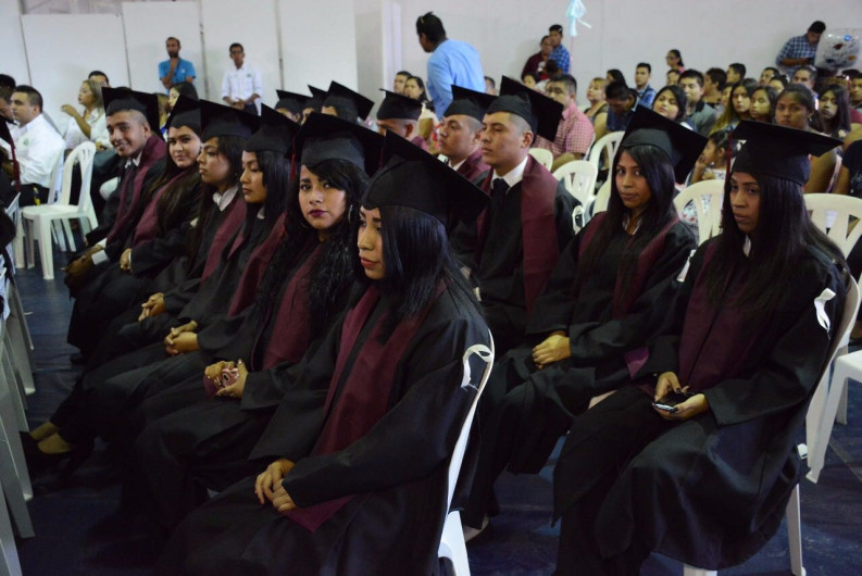 Gradúa Técnicos Agropecuarios y en Ofimática el CBTA Número 275