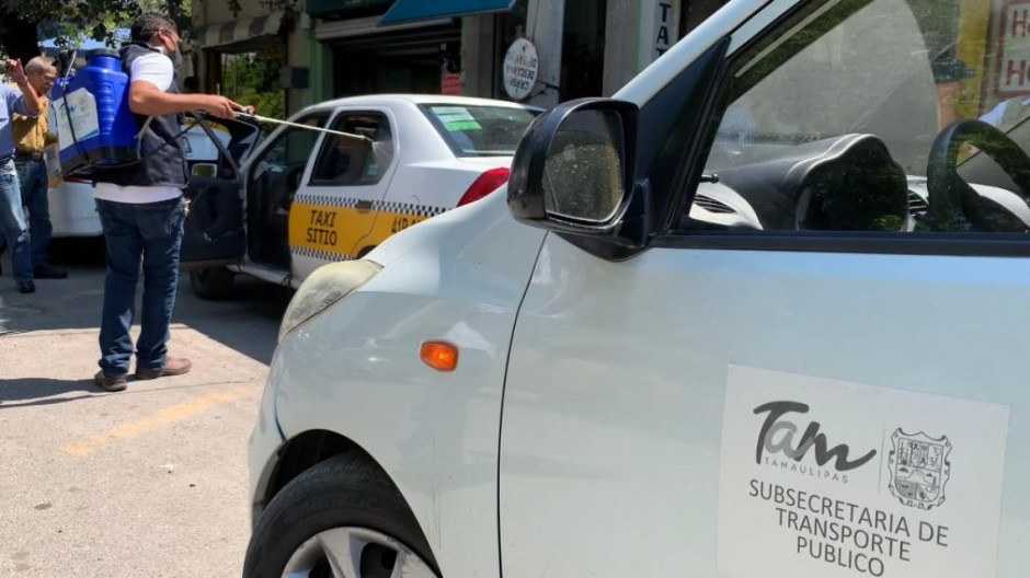 Desinfección de unidades del transporte público es diario