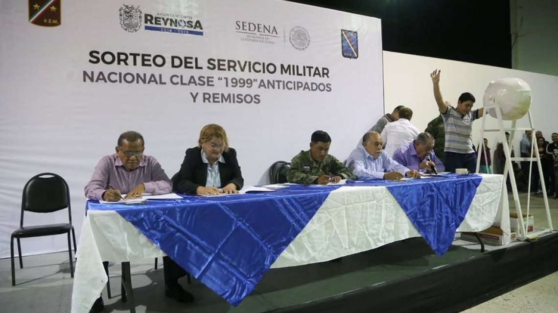 Alcaldesa asiste al Sorteo del Servicio Militar Nacional