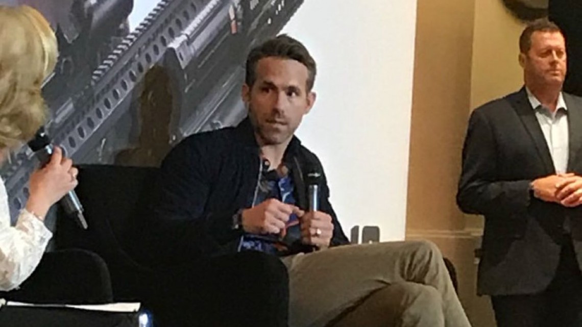 Ryan Reynolds pasea en microbús en la CDMX