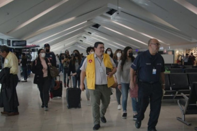 México busca retornar a casi 3 mil connacionales varados por coronavirus