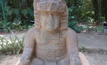 Extranjeros dañan piezas olmecas en Tabasco