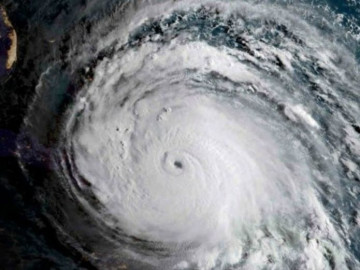“Héctor”  aumenta a huracán categoría 3
