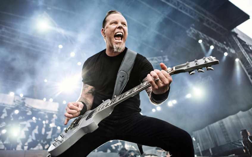 James Hetfield de Metallica cae en pleno escenario