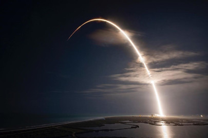 Lanza SpaceX satélite de comunicaciones