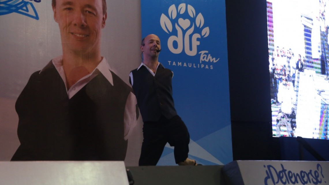 Realizan conferencia "Si yo puedo tu puedes"