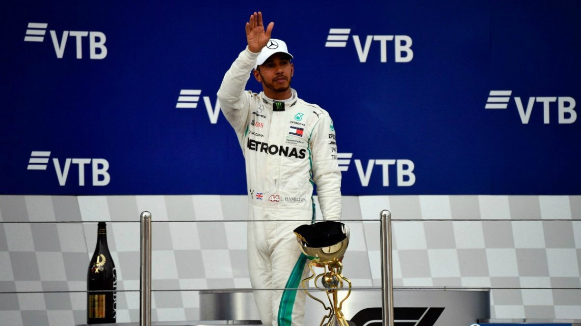 Lewis Hamilton se lleva el GP de Rusia, Checo Pérez termina en décima posición