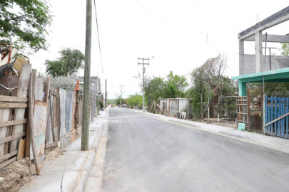 Entregan obras de pavimentación, drenaje y luz eléctrica en colonias neolaredenses 