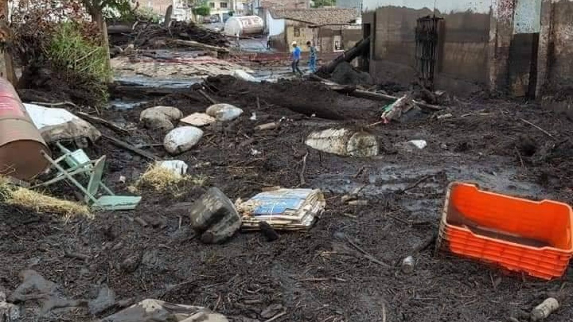 3 muertos tras desbordamiento de río en San Gabriel