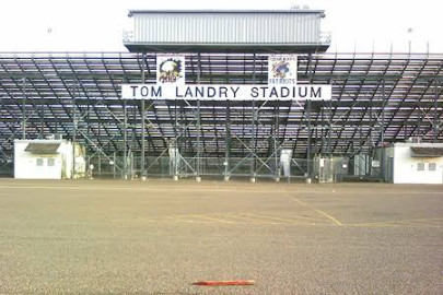 Tom Landry Stadium reabre en Mission con extrictas medidas