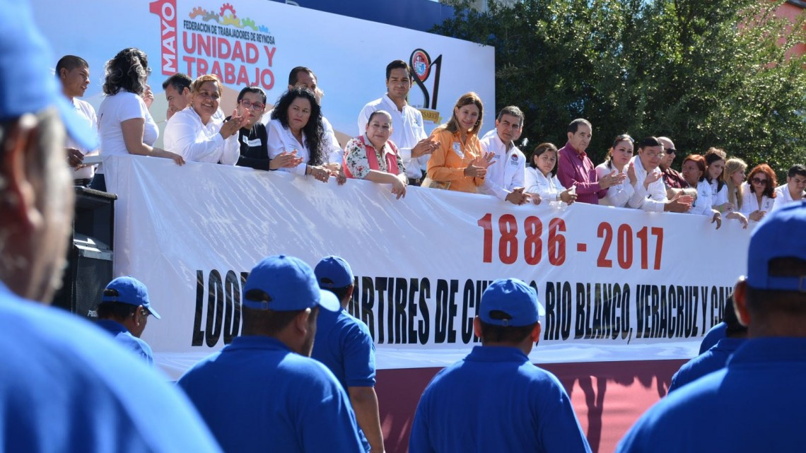 Encabeza Maki desfile con líderes y cerca de 17 mil trabajadores