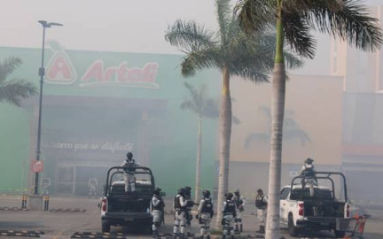 Se incendia almacen en Altamira, preocupa gasto del agua en medio de desabasto