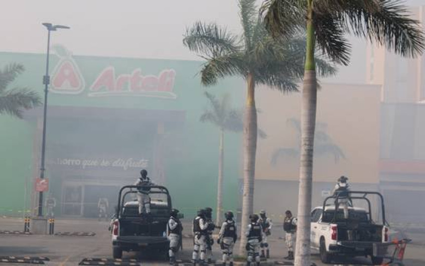 Se incendia almacen en Altamira, preocupa gasto del agua en medio de desabasto
