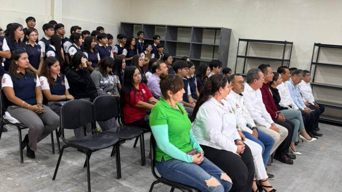 Estrenan alumnos del CBTis 137 laboratorios