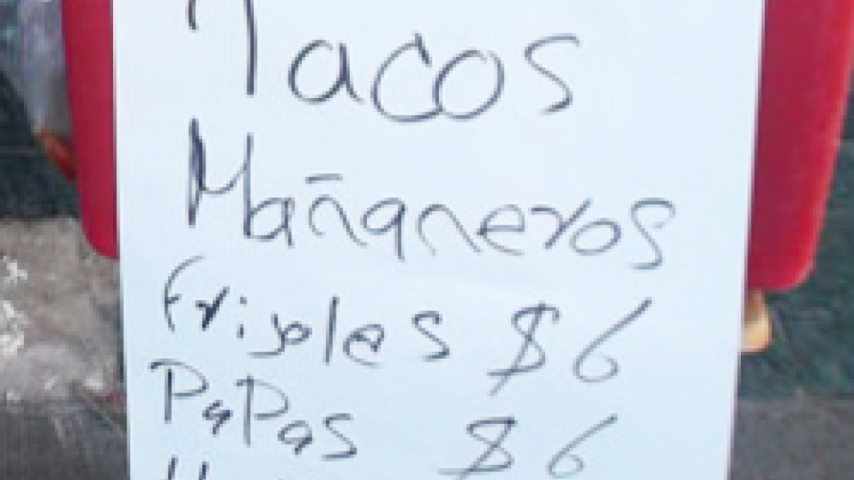 Cubano varado vende tacos en Nuevo Laredo