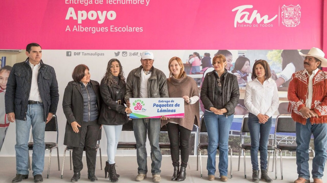 Entrega DIF techumbre y bancas en albergue escolar