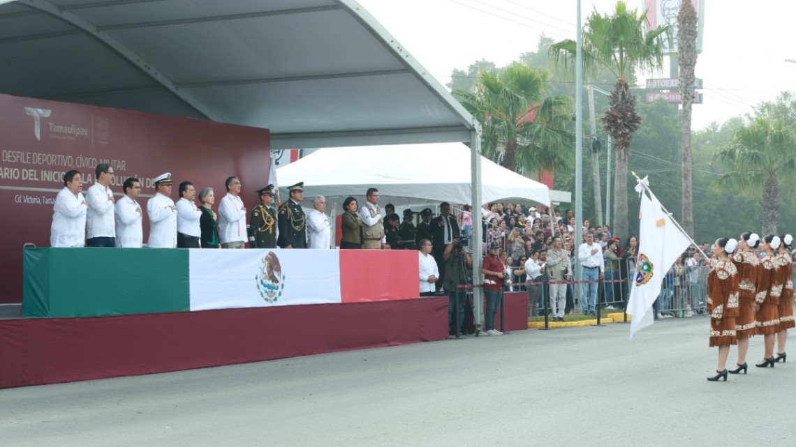 Preside gobernador de Tamaulipas desfile conmemorativo de la Revolución Mexicana