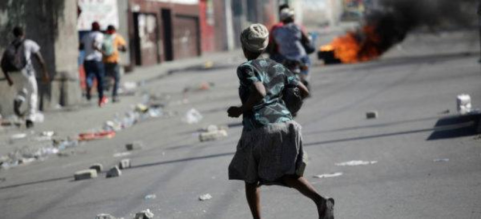 Dos muertos y graves destrozos durante protestas en Haití