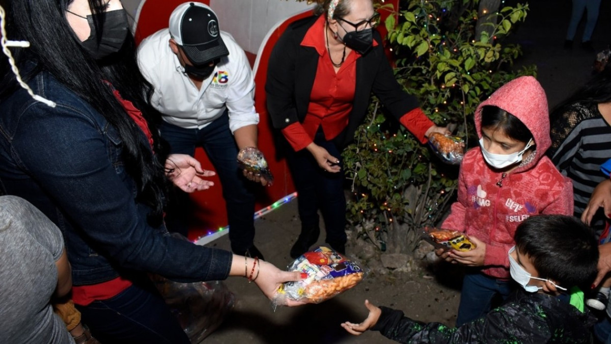 Enciende Alcalde de Río Bravo iluminación navideña en Delegación Noreste