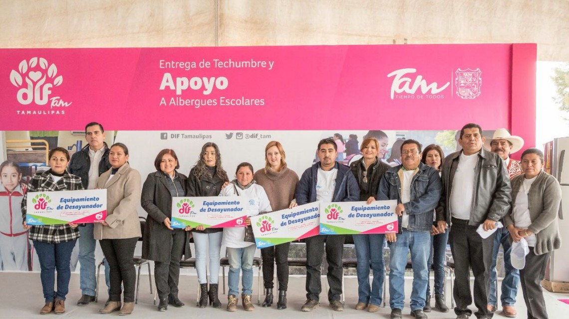 Entrega DIF techumbre y bancas en albergue escolar