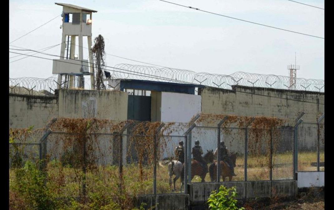 Ascienden a 100 los muertos por motín en Ecuador