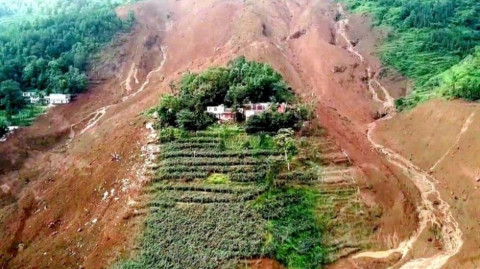 11 muertos y 42 desaparecidos tras un deslave en China