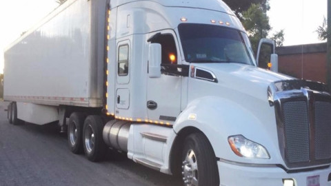 Fiscalía de Puebla desmantela banda de robo de vehículos con mercancías