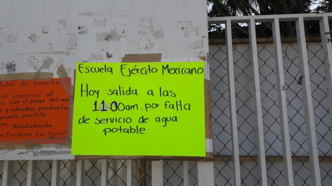 Escuelas cancelan clases por desabasto de agua 