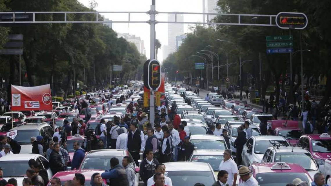 Paro de taxistas en la CDMX provoca caos, redes reaccionan