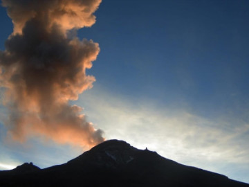 Popocatépetl registra exhalación de 2,000 metros de altura